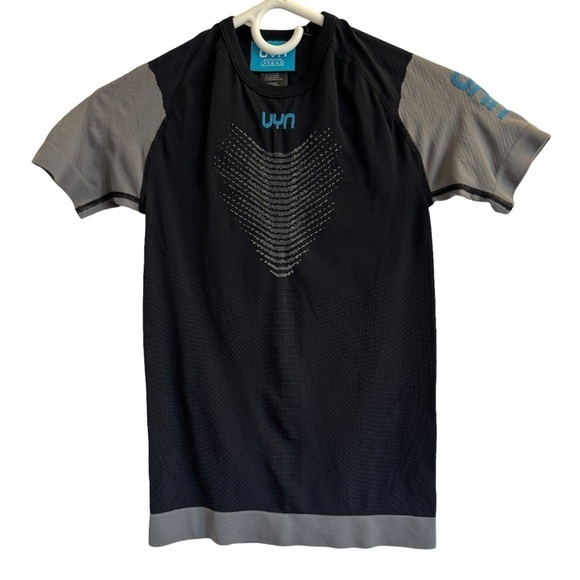 NWT UYN Running PB42 Black Short Sleeve Shirt, Black Beauty/Iron Gate, Size M - Picture 8 of 12